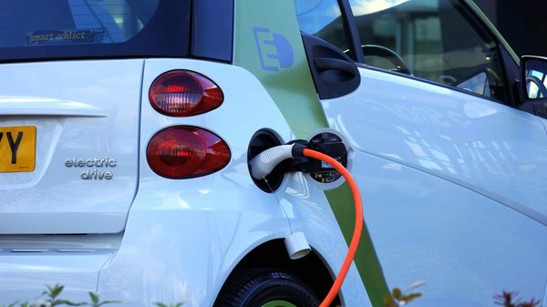 Comment effectuer la recharge d'une voiture électrique ?