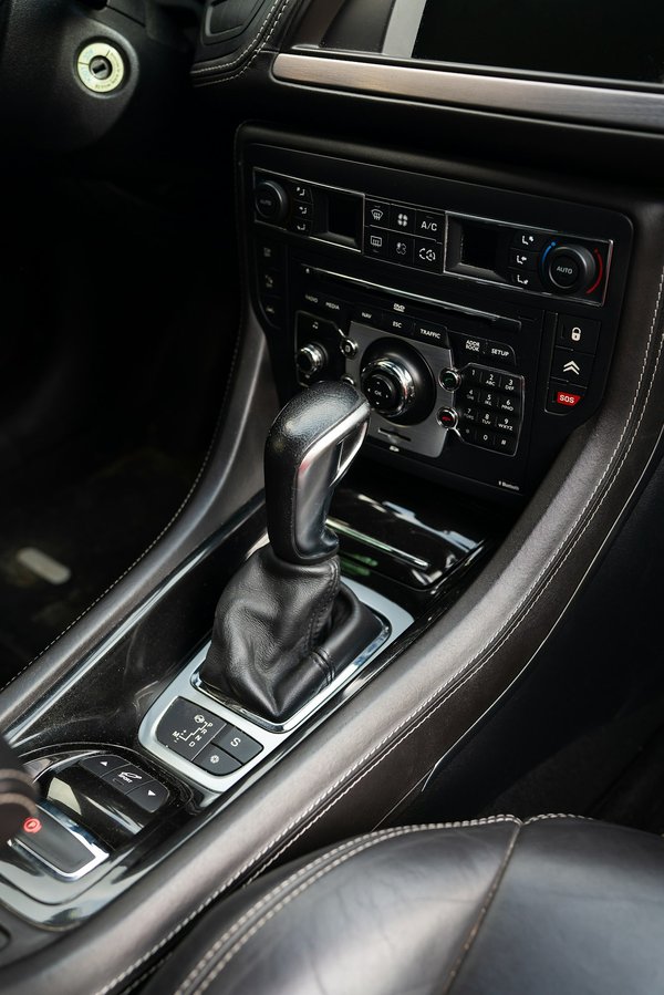 Conducteur : comment suivre une formation permis boîte automatique ?